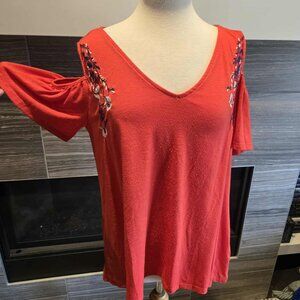 mySTYLE XL Coral Cold Shoulder Top Embroidered Floral V-Neck Slouchy